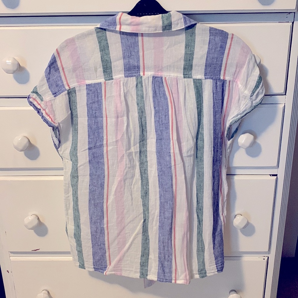 Short sleeve button down with tie - Picture 3 of 3
